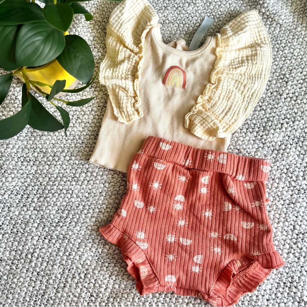 NWOT Charlotte & Star Boho Cream Baby Outfit Rainbow Ruffles Infant 0/3 girls